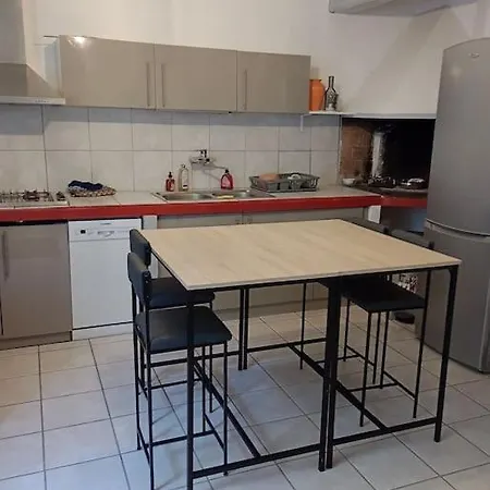 Coeur De Maison De Village Atypique Avec Terrasse Feriehus