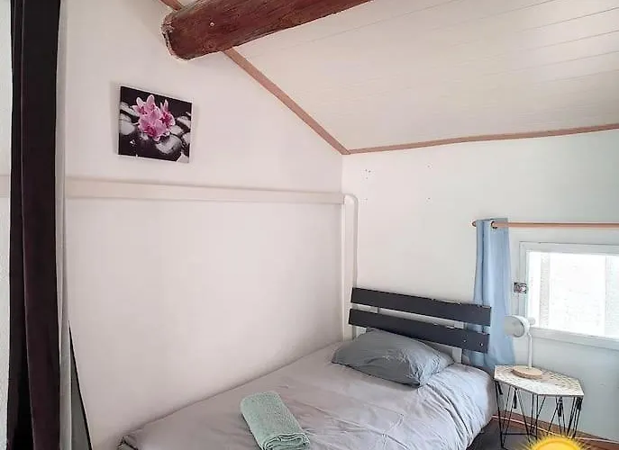 Σπίτι διακοπών Coeur De Maison De Village Atypique Avec Terrasse *